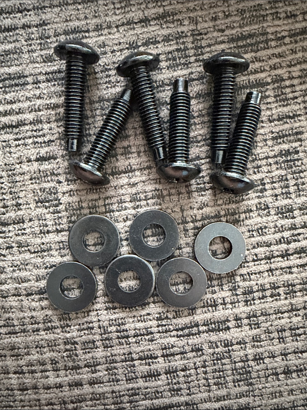 Black Metal Bolts/Washers 6 piece Set. BNWT 2018 to 2024 Jeep Wrangler Hard Top